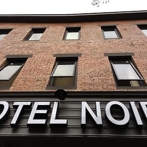 Hotel Noir